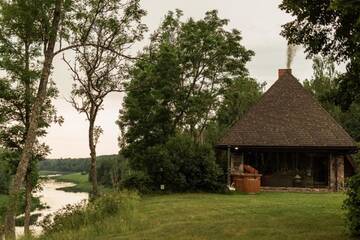 Фото номера Дом с 1 спальней Дома для отпуска Log Cabin г. Padure 19