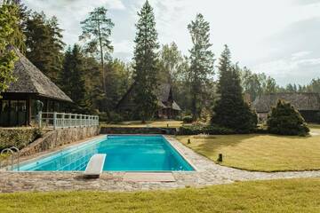 Фото номера Дом с 1 спальней Дома для отпуска Log Cabin г. Padure 64